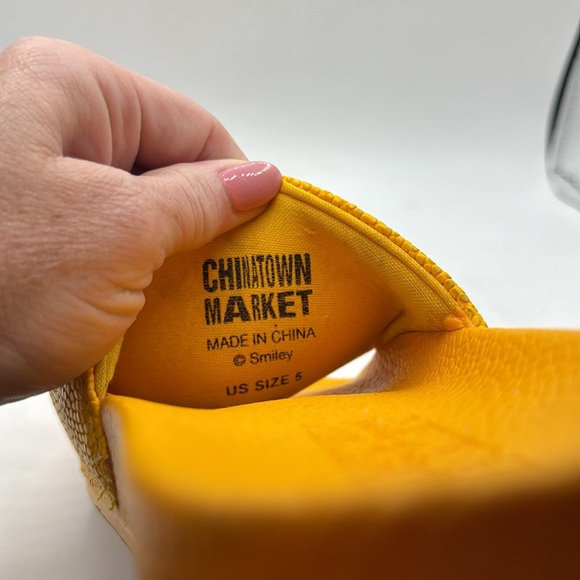 China Town Market Smile Slides - Picture 7 of 7